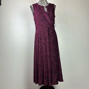 Elegant Sleeveless Purple Dress Size M